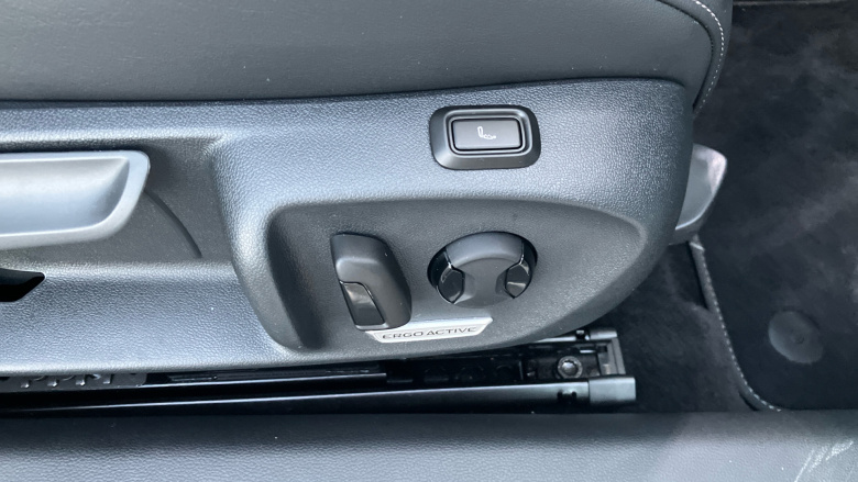 Volkswagen Passat 1.5 TSI eHybrid 272 R-Line 5dr DSG Estate